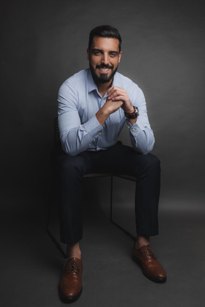 dr. Victor Mol. Radiologia e Diagnósticos por Imagem: Neurorradiologia (segunda opinião para Tomografias e Ressonâncias), Ultrassom Dermatológico e Ultrassom Masculino.