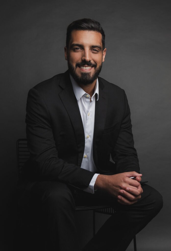 dr. Victor Mol. Radiologia e Diagnósticos por Imagem: Neurorradiologia (segunda opinião para Tomografias e Ressonâncias), Ultrassom Dermatológico e Ultrassom Masculino.